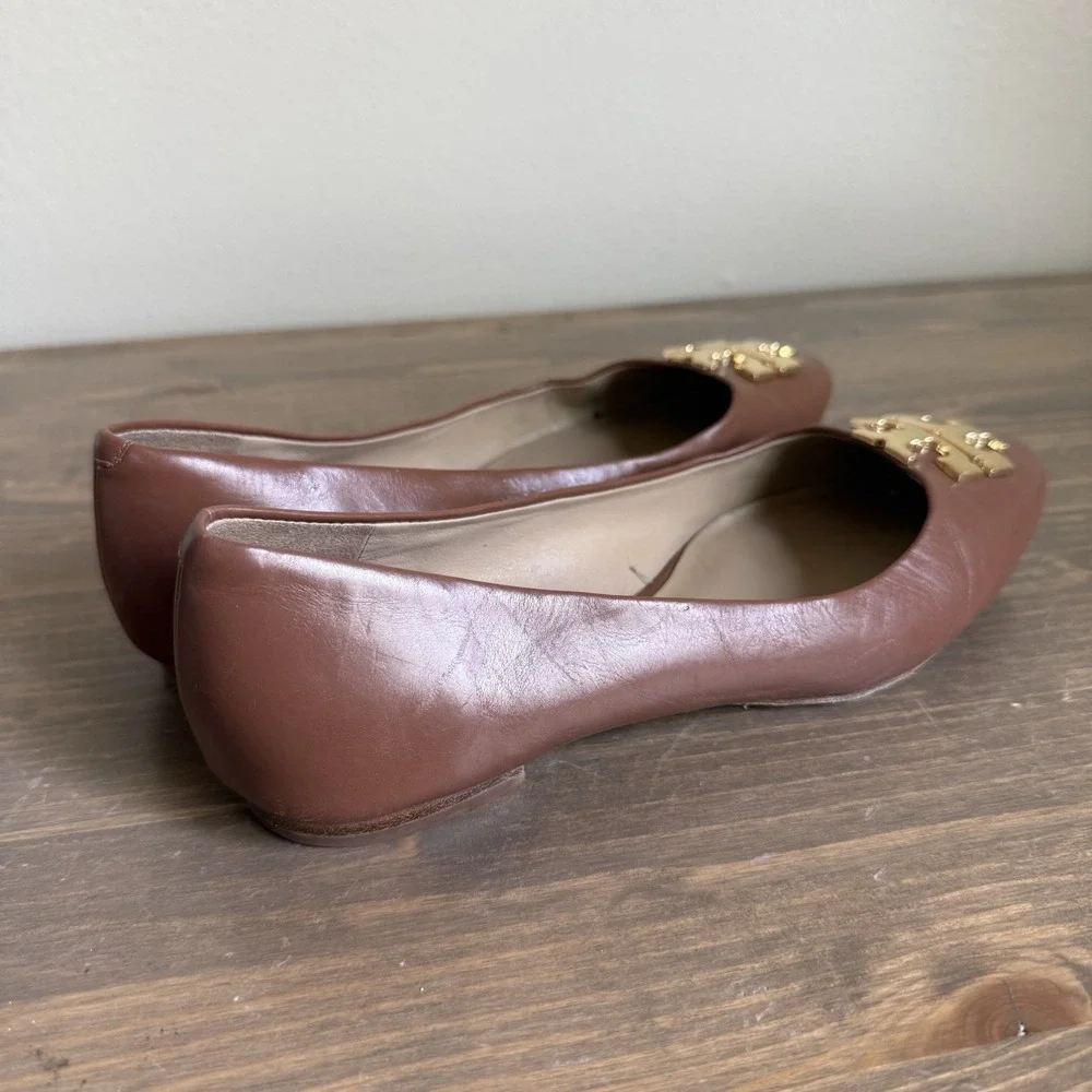 Tory Burch Women's 5.5 Camel Tan‎ Brown Leather Gold Accent Raleigh Flats